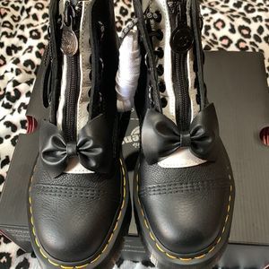 Dr. Martens Sinclair Lazy Oaf UK7 NIB